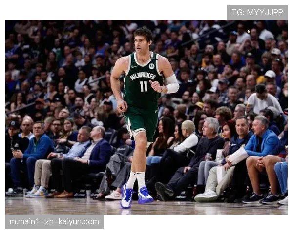 雄鹿防守策略面临调整,大洛佩斯移动速度制约换防 雄鹿防守策略面临调整,大洛佩斯移动速度制约换防